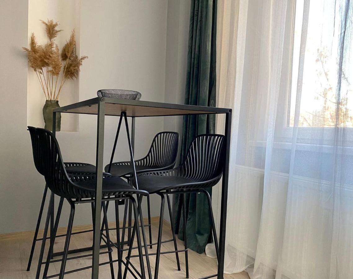 Dani'S Home Away From Home Oradea Exterior photo