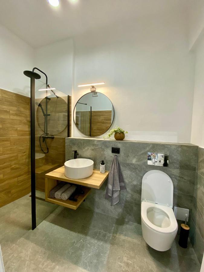 Dani'S Home Away From Home Oradea Exterior photo